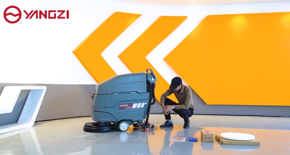 手推式洗地機用于商業(yè)清潔的優(yōu)點